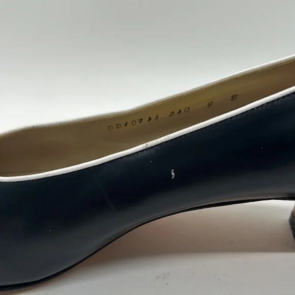 Salvatore Ferragamo Authentic Classic Navy/White Heel Shoes **Size 9B** - Picture 9 of 9